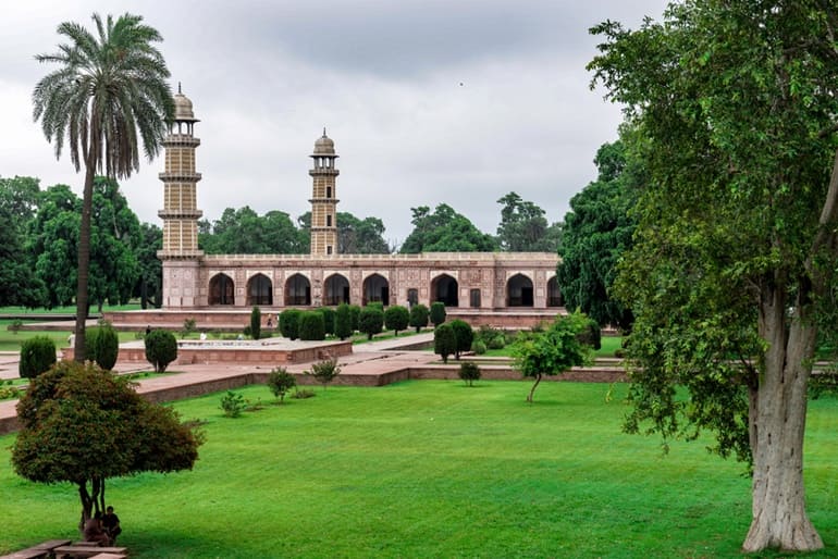 जहांगीर का मकबरा के बारे में पूरी जानकारी - Jahangir Tomb In Hindi