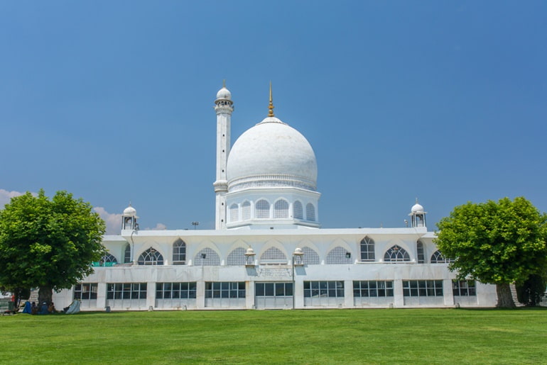 भारत की नवमी प्रमुख मस्जिद, हजरतबल मस्जिद जम्मू और कश्मीर