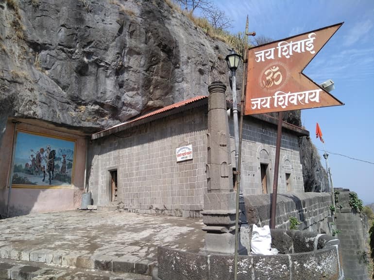 शिवनेरी किले में धार्मिक स्थान देवी शिवाई का मंदिर