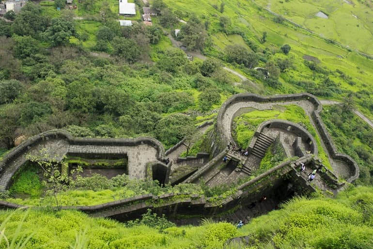 लोहागढ़ किला लोनावाला घूमने की जानकारी और आकर्षण स्थल - Lohagad Fort In Hindi