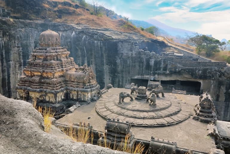कैलाश मंदिर औरंगाबाद महाराष्ट्र के दर्शन और पर्यटन स्थल की जानकारी - Kailash Temple In Hindi