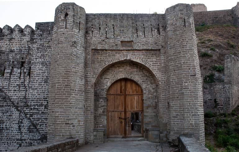 भारत पर्यटन में घूमने लायक किला कांगड़ा किला 