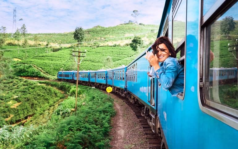 छत्रपति शिवाजी टर्मिनस ट्रेन से कैसे पहुंचे