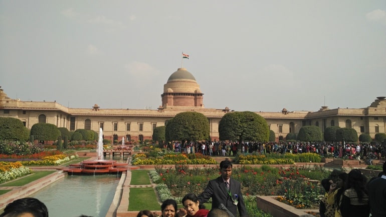 मुगल गार्डन नई दिल्ली घूमने की पूरी जानकारी - Mughal Gardens Delhi In Hindi