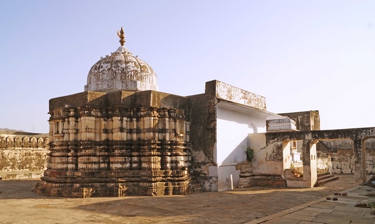 वराह मंदिर पुष्कर के दर्शन की जानकारी और इसके पर्यटन स्थल - Varaha Temple Pushkar In Hindi