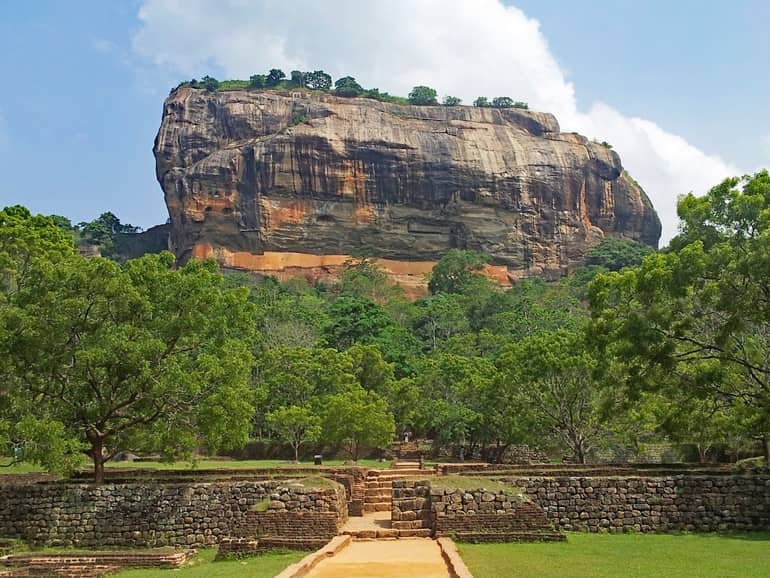 श्रीलंका में देखने वाली जगह सिगिरिया रॉक किला