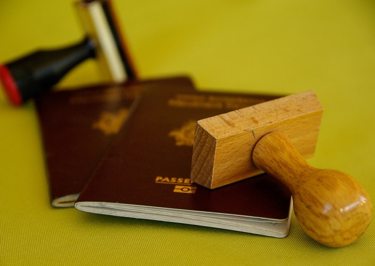 क्या शादी के बाद पासपोर्ट बनबाने के लिए मेरिज सर्टिफिकेट जरूरी हैं