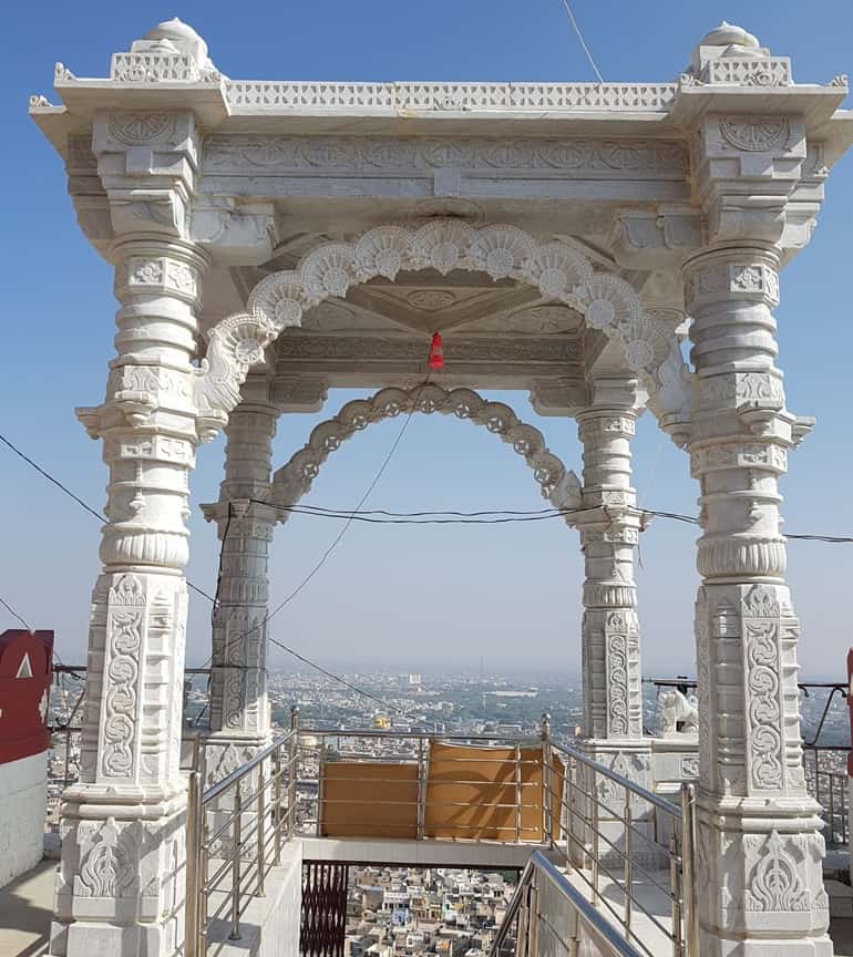 बाड़मेर के दर्शनीय स्थल गढ़ मंदिर 