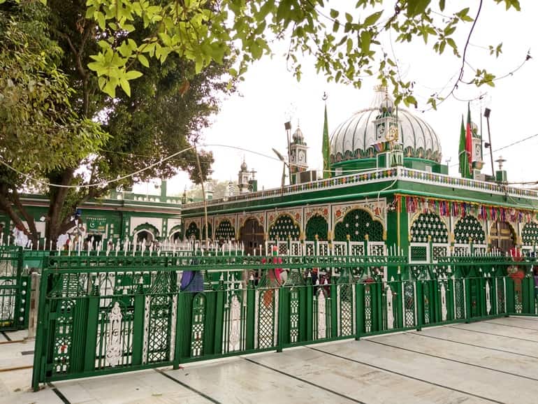 पिरान कलियर शरीफ की दरगाह घूमने की जानकारी और इसके प्रमुख दर्शनीय स्थल - Piran Kaliyar Sharif Dargah In Hindi