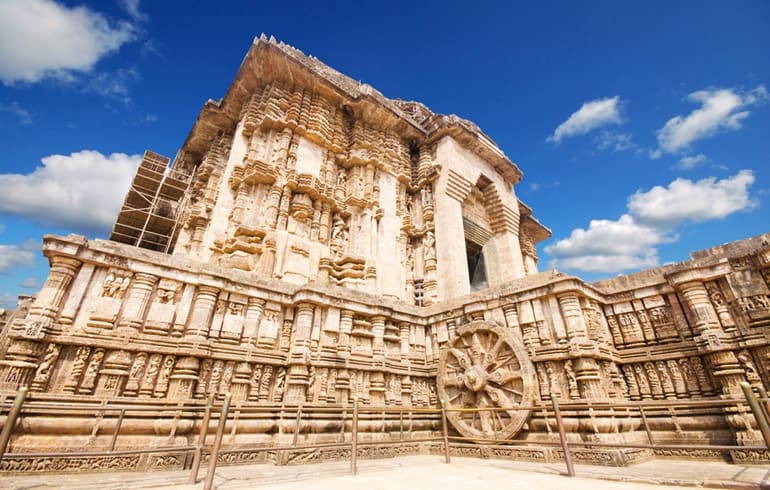 पूरी टूरिज्म का सबसे प्रसिद्ध पर्यटन स्थान कोणार्क मंदिर