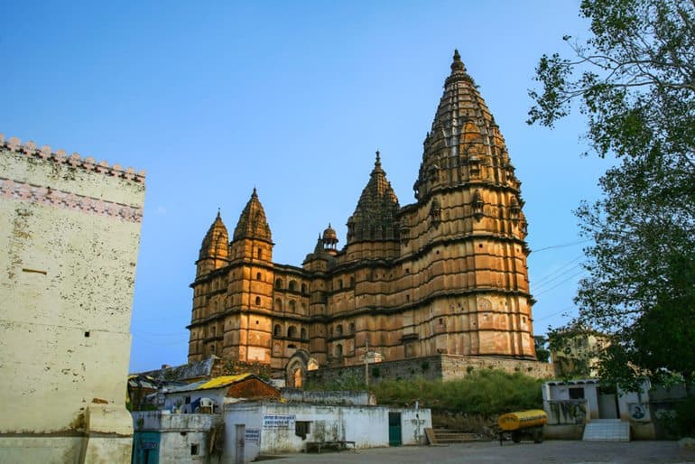 मध्य प्रदेश का फेमस टेम्पल चतुर्भुज मंदिर