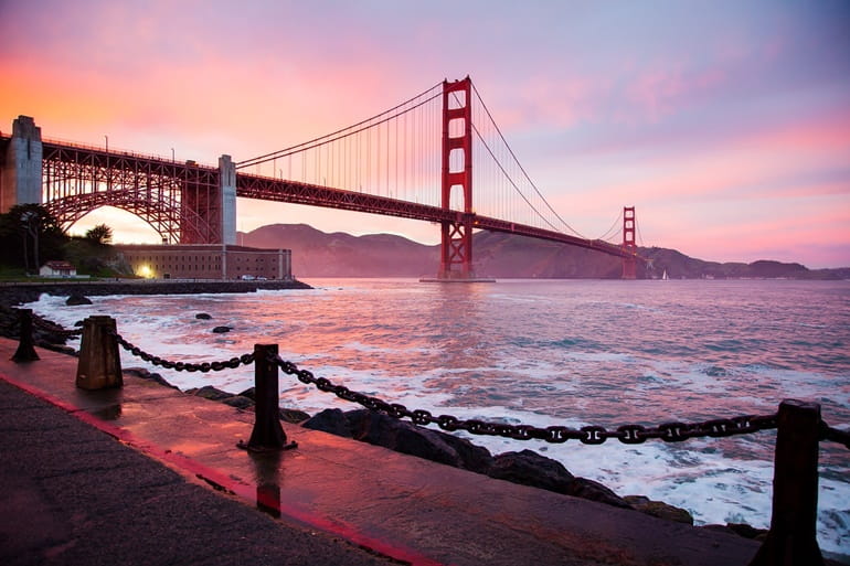 सैन फ्रांसिस्को पर्यटन में देखने वाली खूबसूरत जगह गोल्डन गेट ब्रिज 