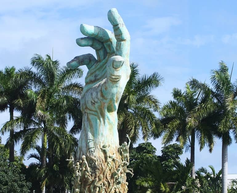 मियामी के पर्यटन स्थल होलोकॉस्ट मेमोरियल