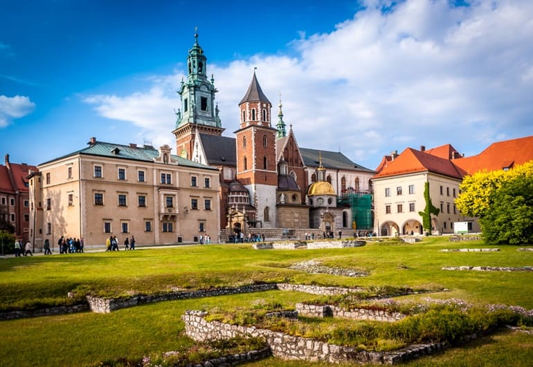 पोलैंड में देखने वाली ऐतिहासिक जगह वावेल महल 