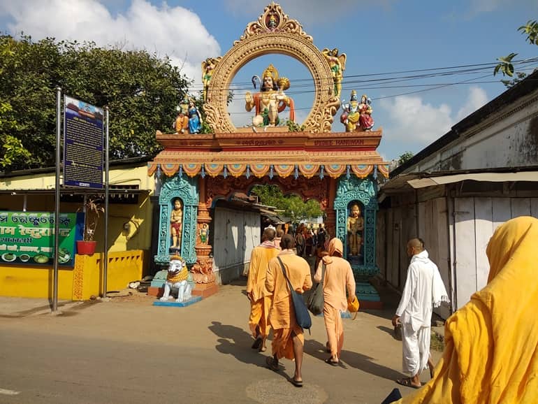पूरी शहर के प्रसिद्ध मंदिर दरिया हनुमान और सोनार गौरंगा मंदिर