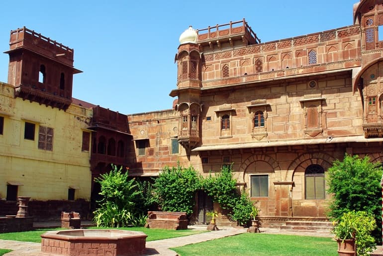 नागौर में देखने लायक ऐतिहासिक स्थल अकबरी महल 