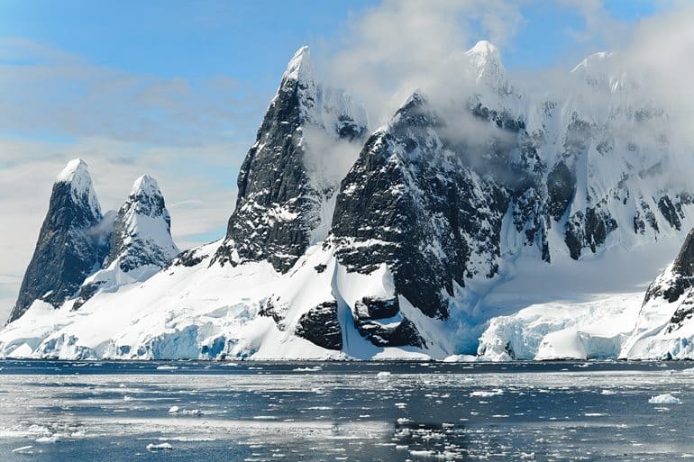 अंटार्कटिका महाद्वीप की सबसे ऊंची चोटी