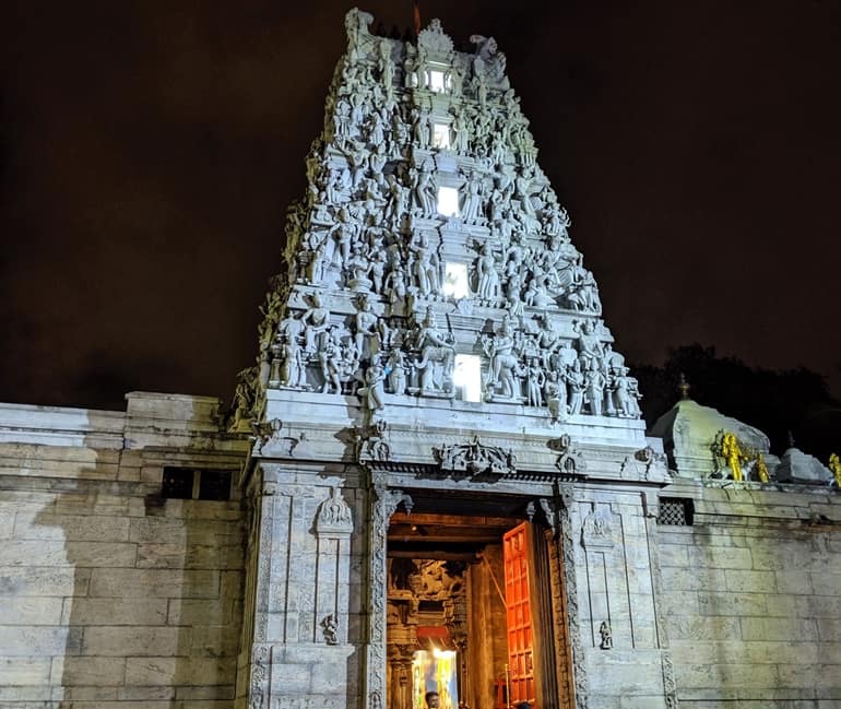 कोलंबो के प्रसिद्ध हिन्दू मंदिर श्री पोन्नम्बाला कोनेश्वरम् कोविल