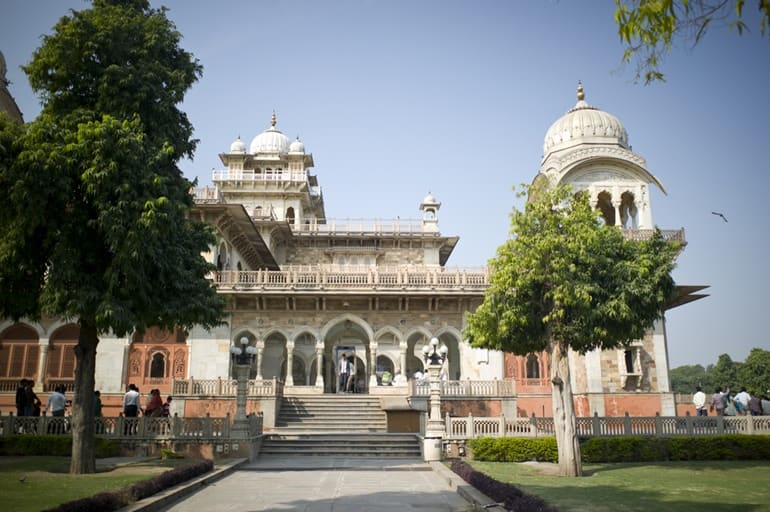जयपुर के अल्बर्ट हॉल संग्रहालयय घूमने जाने की पूरी जानकारी - Albert Hall Museum Jaipur In Hindi