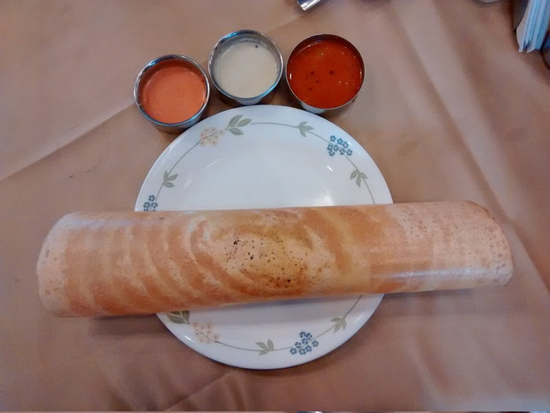  टोरंटो में भारतीयों के खाने के लिए भोजन