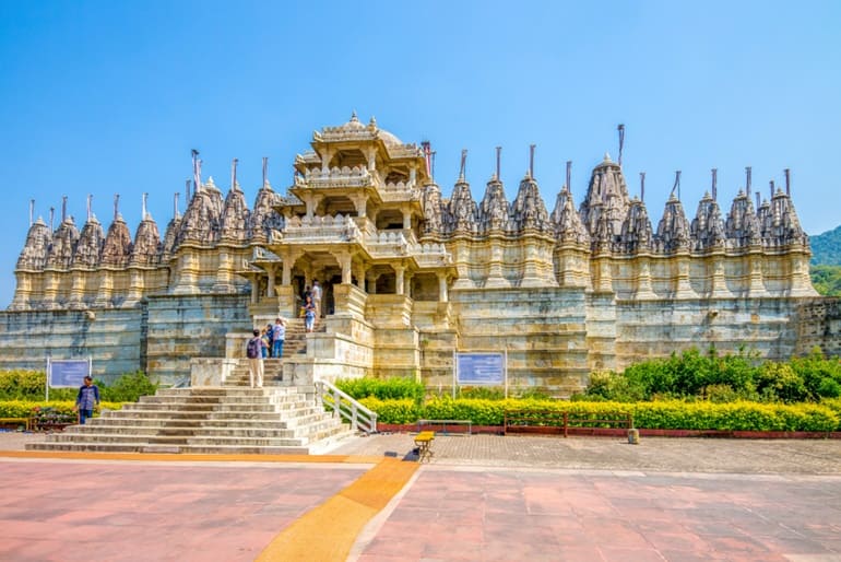 रणकपुर जैन मंदिर के बारे में जानकारी और इसके दर्शनीय स्थल - Ranakpur Jain Temple In Hindi