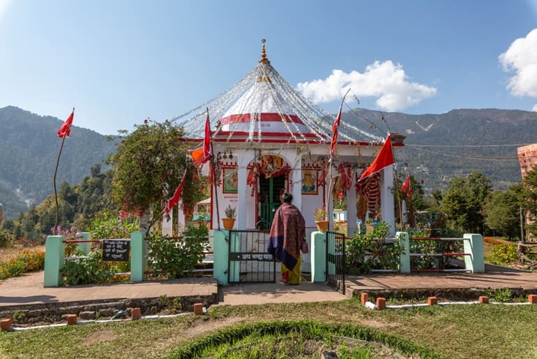 मुनस्यारी के धार्मिक स्थल नंदा देवी मंदिर 