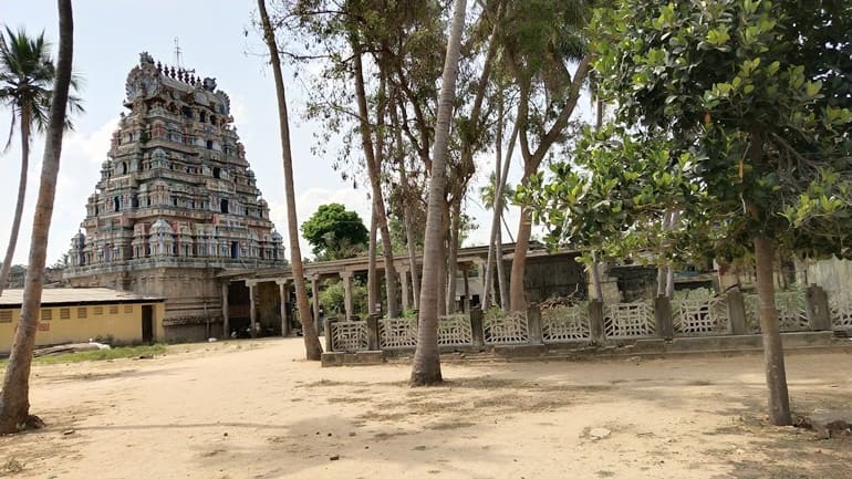 गवान शनि देव का तमिलनाडु में प्रसिद्ध मंदिर थिरुनलार सनीश्वरन मंदिर