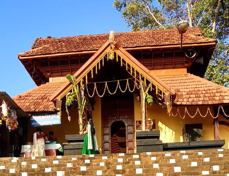 केरल का लोकप्रिय मंदिर कावियूर महादेव मंदिर 
