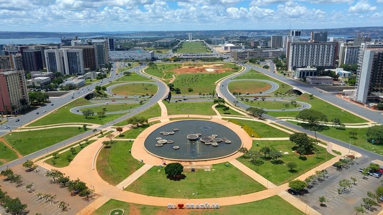 ब्राजील का दर्शनीय स्थल ब्रासीलिया - Brazil Ka Pramukh Darshaniya Sthal Brasilia In Hindi