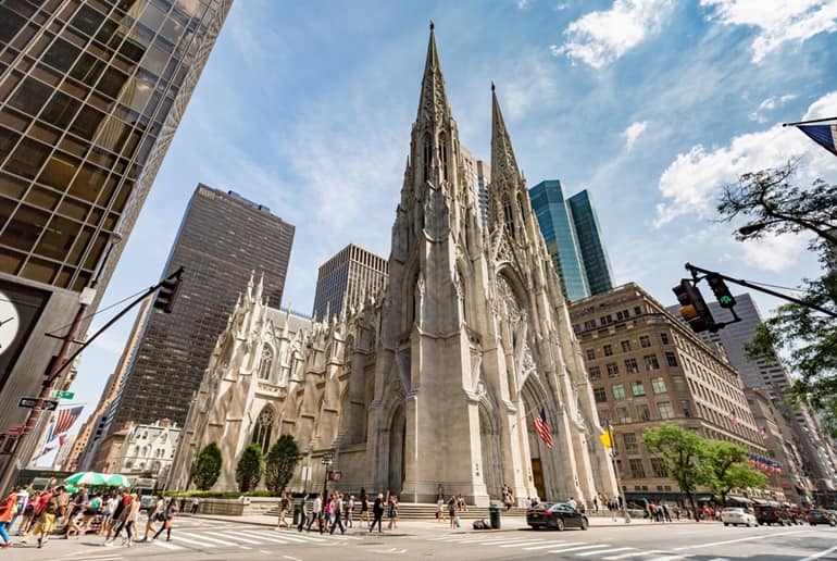 सेंट पैट्रिक कैथेड्रल न्यूयॉर्क सिटी का दर्शनीय स्थल