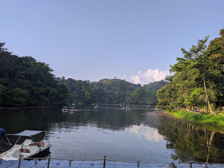 वायनाड का पर्यटन स्थल पूकोट झील - Wayanad Ka Paryatan Sthal Pookot Lake In Hindi