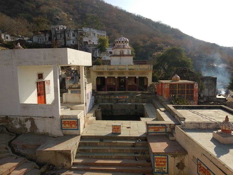 श्री पंचकुंड शिव मंदिर