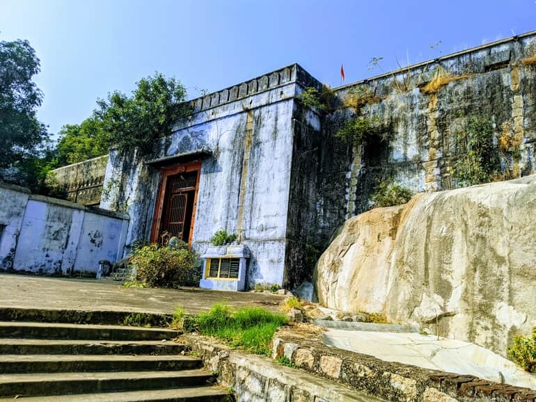 निजामाबाद में घूमने के लिए प्राचीन जगह निज़ामाबाद का किला – Nizamabad Ki Historical Place Nizamabad Fort In Hindi