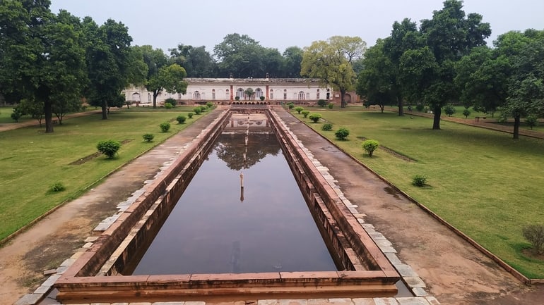 सफदरजंग मकबरे में गार्डन -  Safdarjung Tomb Gardens In Hindi