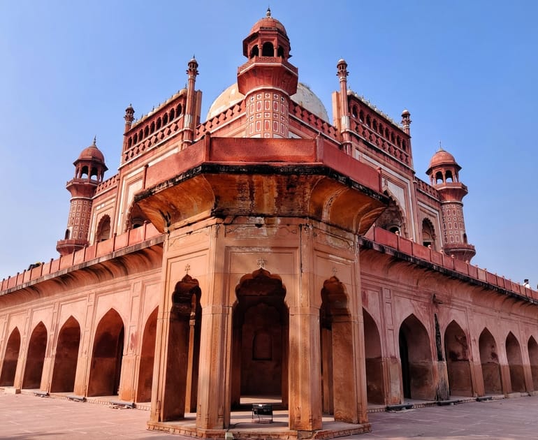 सफदरजंग के मकबरे की वास्तुकला - Architecture Of Safdarjung Tomb In Hindi