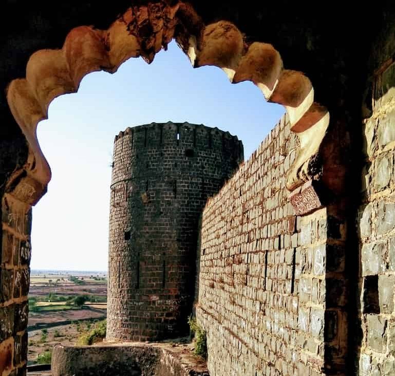 गुगोर किला का इतिहास – Gugor Fort History In Hindi