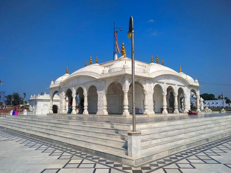 राजगीर में घूमने के लिए धार्मिक स्थल पावापुरी नालंदा - Rajgir Me Ghumne Ke Liye Dharmik Sthal Pawapuri Nalanda In Hindi