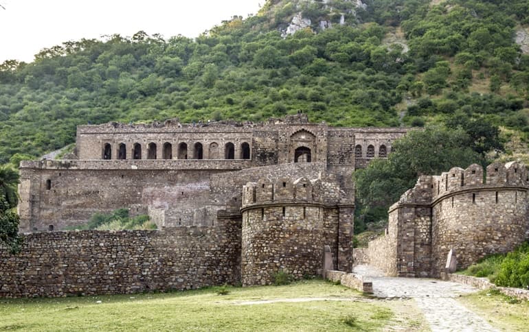 अलवर का भानगढ़ किला