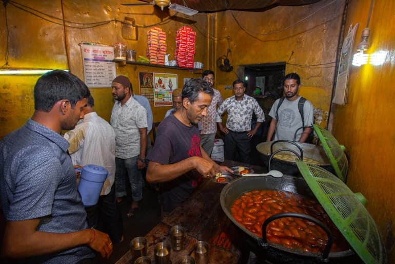 कोलकाता का लोकप्रिय स्थानीय खाना