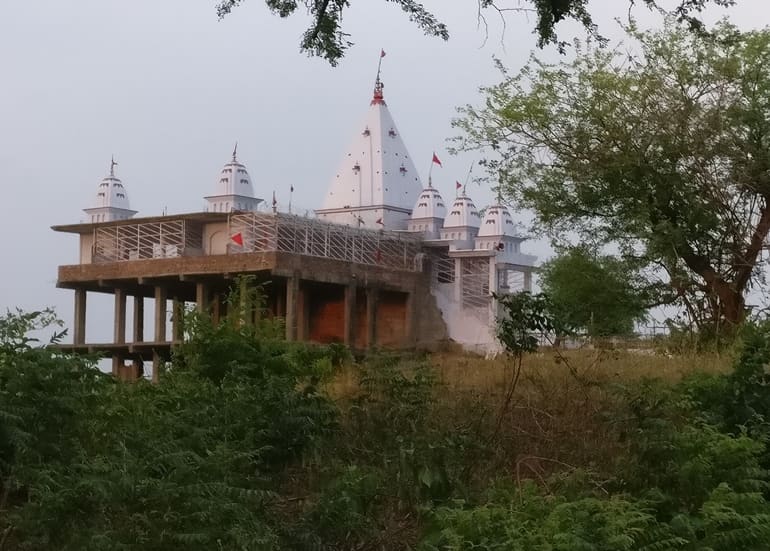 जम्मू का प्रमुख धार्मिक स्थान महामाया मंदिर