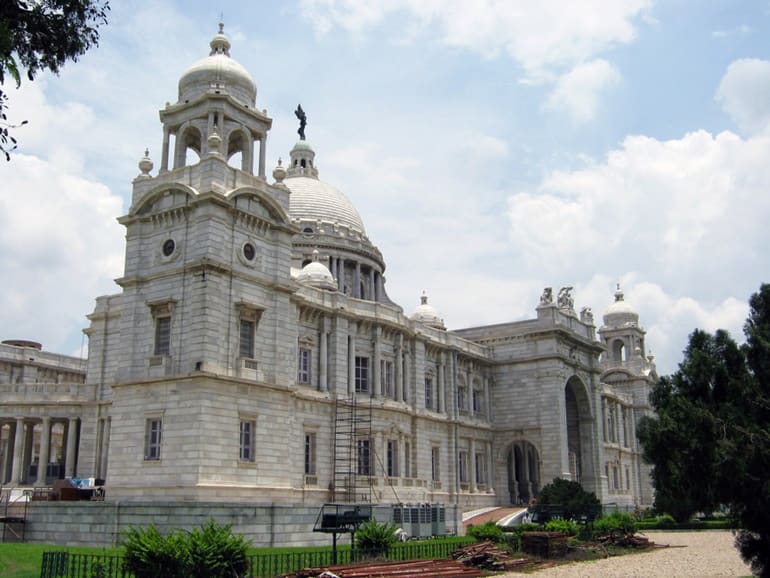 कोलकाता के प्रसिद्ध पर्यटन स्थल फोर्ट विलियम 