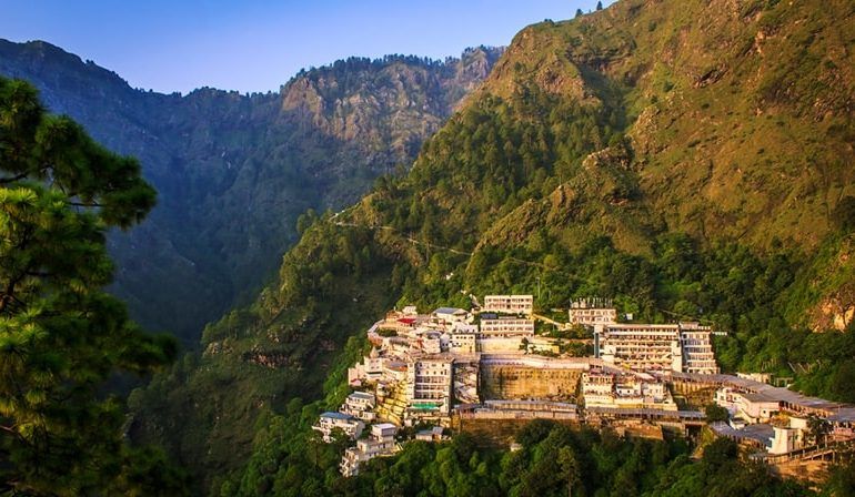 कश्मीर का तीर्थ स्थल वैष्णो माता मंदिर