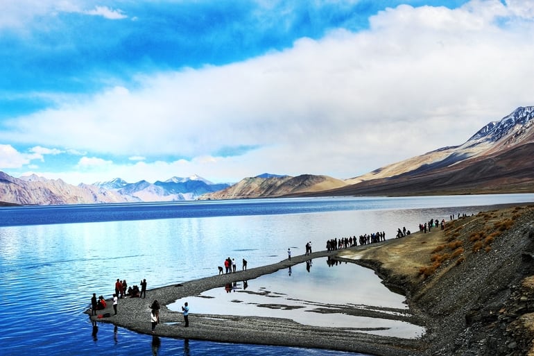 पैंगोंग झील घूमने जाने की टाइमिंग - Timing To Visit Pangong Lake In Hindi