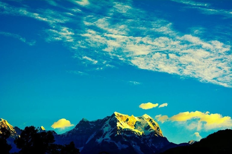 चौखंबा चोटी - Chaukamba Peak In Hindi