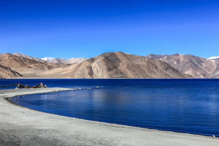 ह लद्दाख की सबसे लोकप्रिय पैंगोंग झील घूमने की पूरी जानकारी -  Most Popular Pangong Lake Tour In Hindi