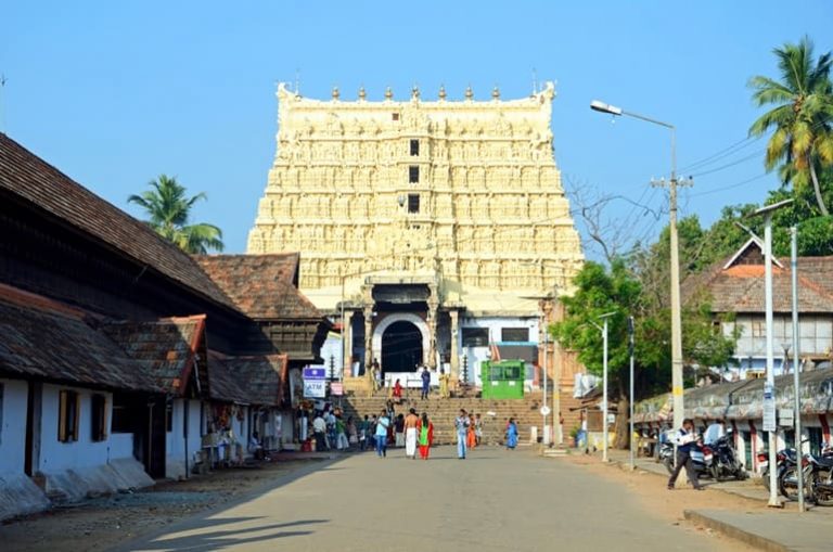 पद्मनाभस्वामी मंदिर केरल - Padmanabhaswamy Temple Keral In Hindi