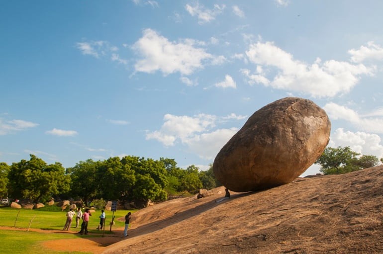 बैलेंसिंग रॉक महाबलिपुरम - Balancing rock  Mahabalipuram In Hindi