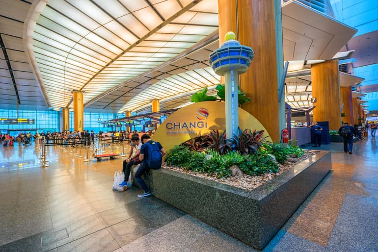 चांगी अंतर्राष्ट्रीय हवाई अड्डा सिंगापुर - Changi International Airport Singapor In Hindi