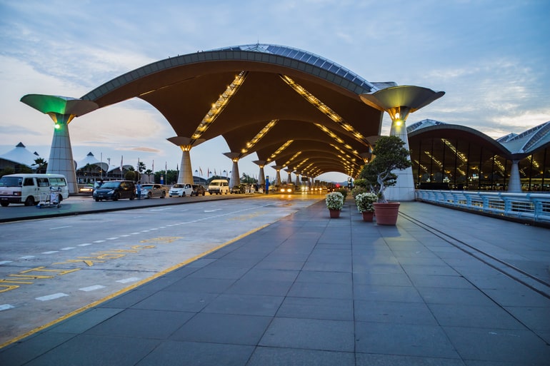 कुआलालपुर अंतर्राष्ट्रीय हवाई अड्डा  मलेशिया - Kuala Lumpur International Airport  Malaysia In Hindi