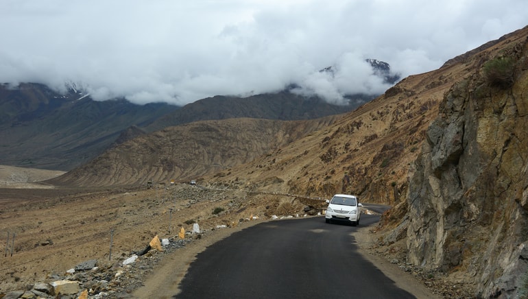 पहाड़ो पर सुरक्षित ड्राइव के करने के लिए टिप्स और सावधानियाँ - Tips And Precautions To Drive Safely On The Hills In HIndi